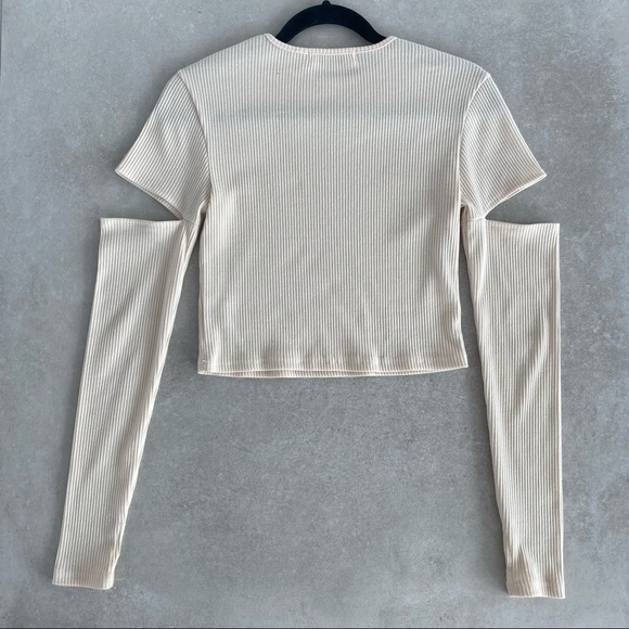 STORETS CUT OUT TOP WITH THUMB OPENINGS - Picture 10 of 11